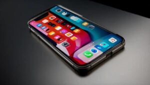 Apple planeja primeiro iPhone dobrável com titânio e alumínio em 2026